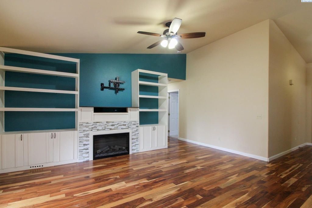 Photo of 4804 S Dayton Place, Kennewick, WA 99337 (MLS # 289328)