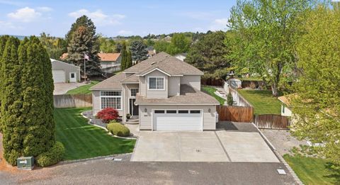 Photo of 3033 Charity Ct, Kennewick, WA 99337 (MLS # 292340)