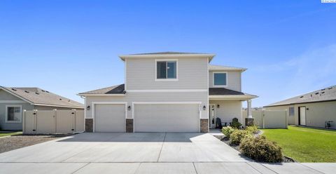 Photo of 5611 W 32nd Ave, Kennewick, WA 99338 (MLS # 290612)