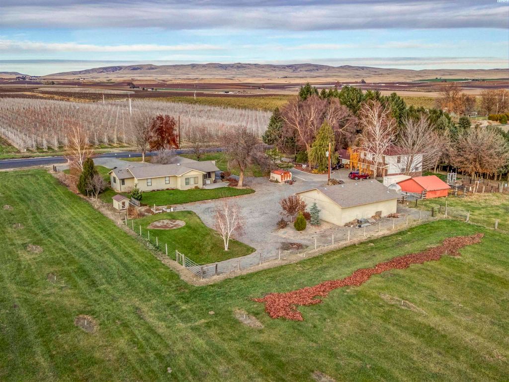 Photo of 10240 Van Belle Road, Sunnyside, WA 98944 (MLS # 289099)