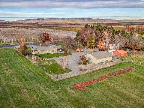 Photo of 10240 Van Belle Road, Sunnyside, WA 98944 (MLS # 289099)