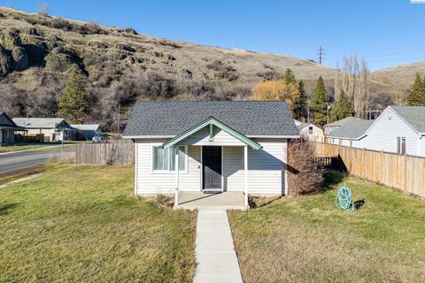 Photo of 1601 N Cedar St, Colfax, WA 99111 (MLS # 289847)