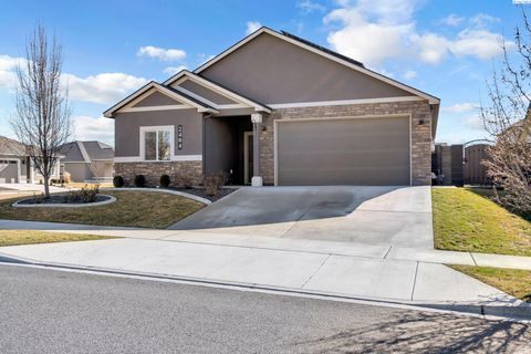 Photo of 2404 Brodie Lane, Richland, WA 99352 (MLS # 288372)