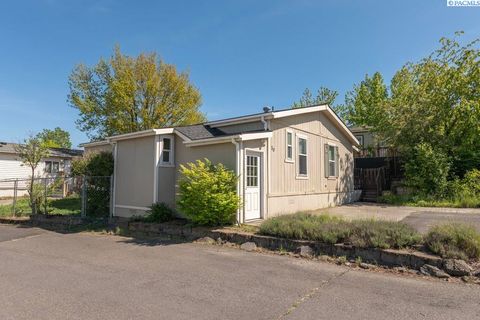 Photo of 260 NW Golden Hills Dr #50 Dr, Pullman, WA 99163 (MLS # 292961)