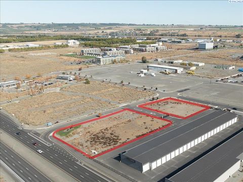 Photo of 901 W Currie St, Richland, WA 99354 (MLS # 283023)