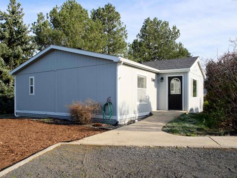 Photo of 101 Park West Dr, Pullman, WA 99163 (MLS # 292046)
