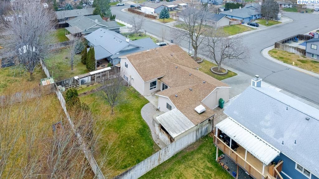 Photo of 504 N Louisiana Street, Kennewick, WA 99336 (MLS # 290368)