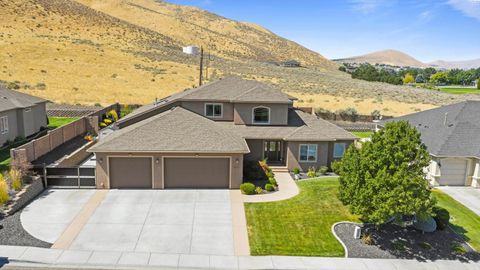 Photo of 1221 Plateau Dr, Richland, WA 99352 (MLS # 287620)