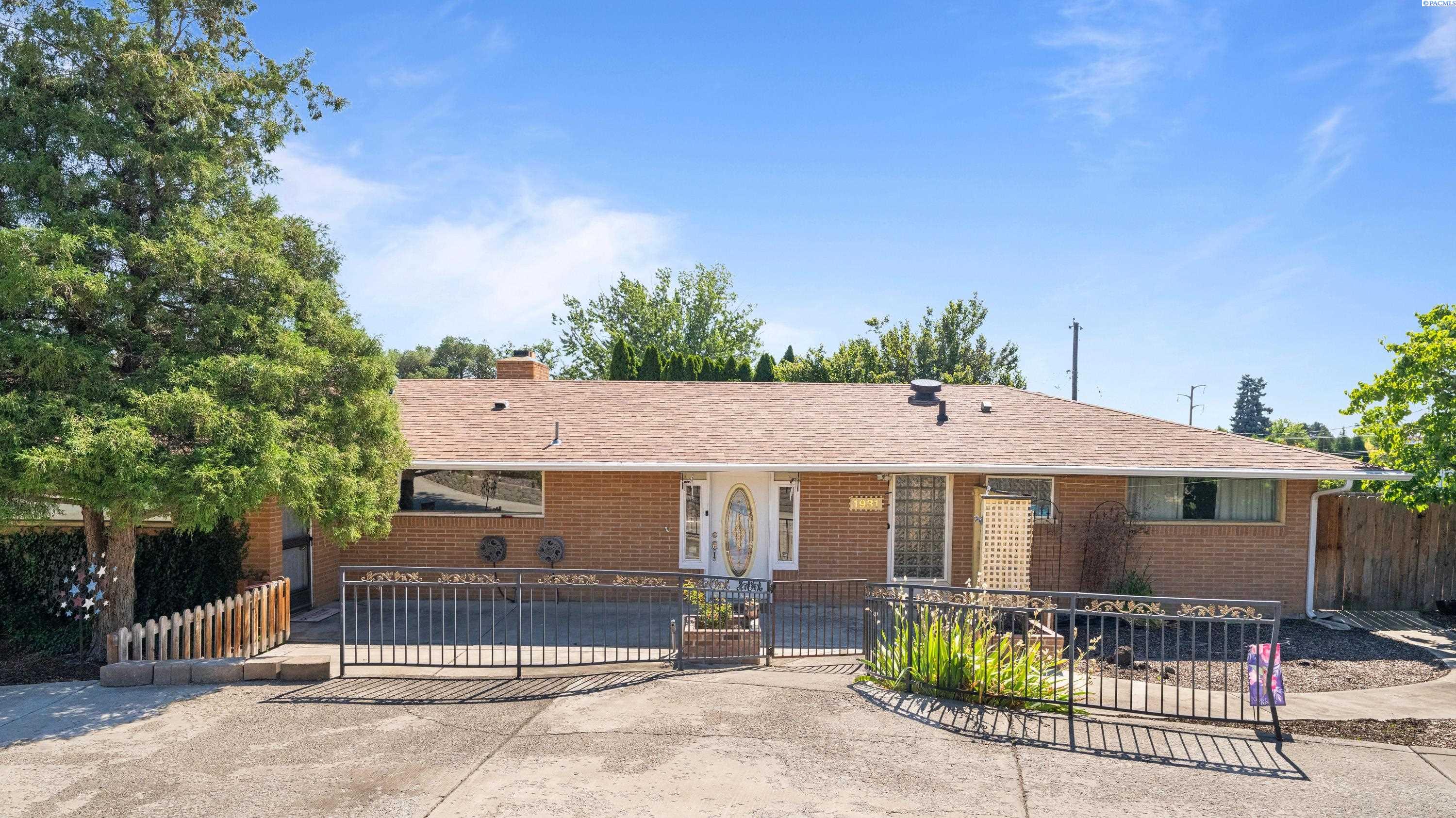 1931 S Hartford Place - Photo 2