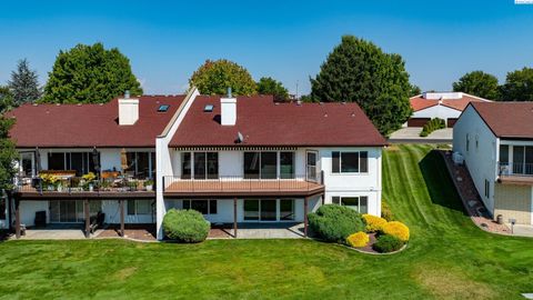 Photo of 1913 Meadows Dr N Dr, Richland, WA 99352 (MLS # 287578)