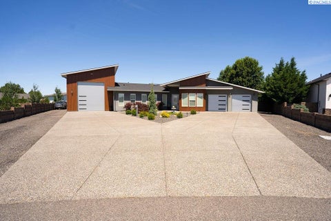 Photo of 6509 Pearl Court, Pasco, WA 99301 (MLS # 294128)