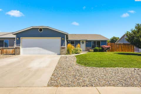 Photo of 127 Northstone Parkway, Zillah, WA 98953 (MLS # 295153)
