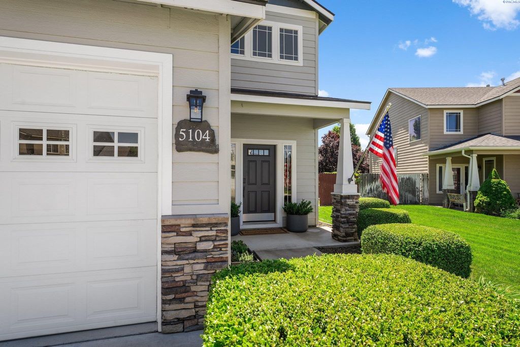 Photo of 5104 Antigua Dr, Pasco, WA 99301 (MLS # 290125)