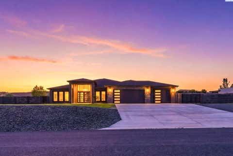 Photo of 104829 Addison Ave, Kennewick, WA 99338 (MLS # 294755)