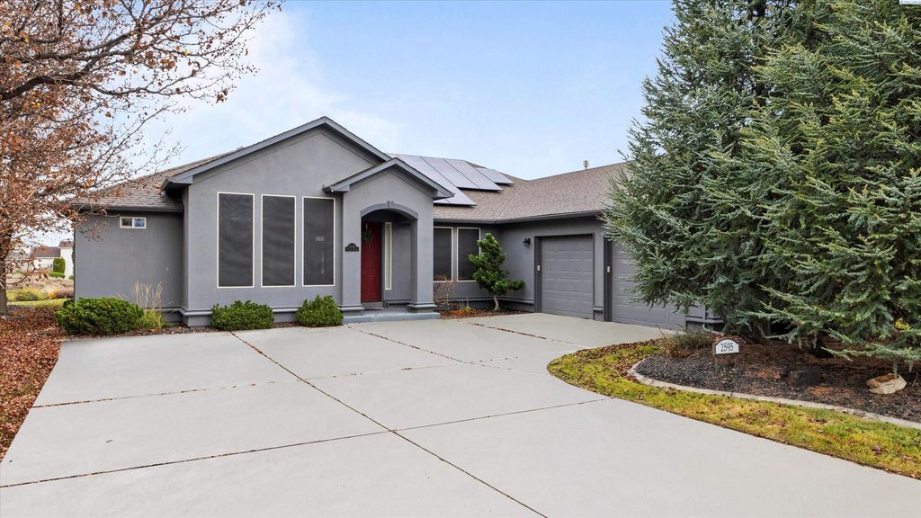 Photo of 2595 Tilden Court, Richland, WA 99354 (MLS # 289014)
