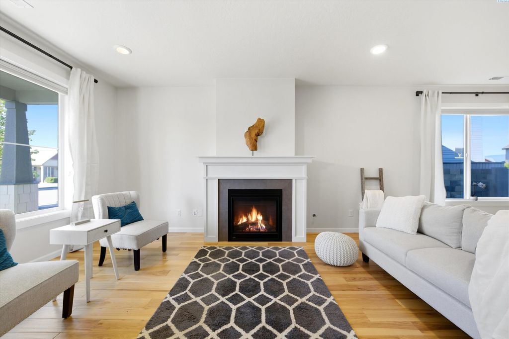 Photo of 4812 Corvina St, Richland, WA 99352 (MLS # 291987)