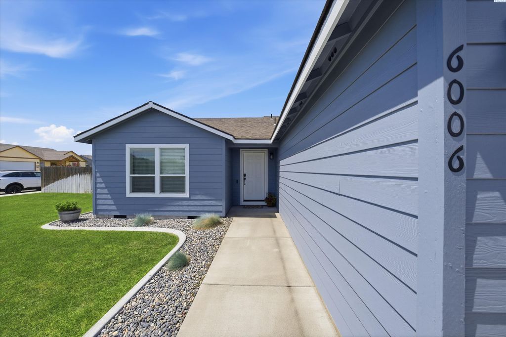 Photo of 6006 Wildcat Ln, Pasco, WA 99301 (MLS # 292955)
