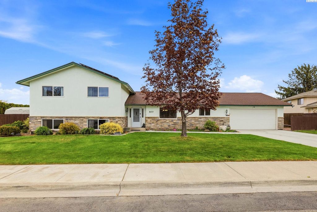 Photo of 800 N Reed Pl, Kennewick, WA 99336 (MLS # 292242)