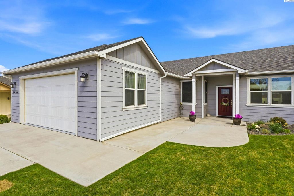 Photo of 3763 S Sherman St, Kennewick, WA 99338 (MLS # 291717)