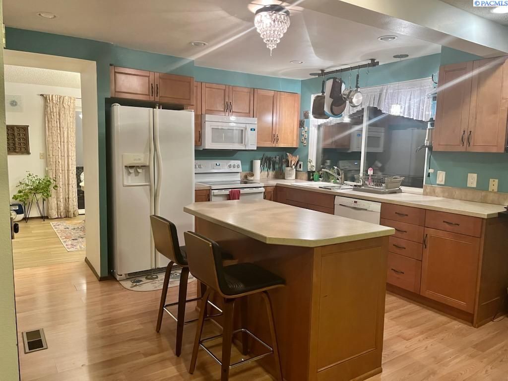 Photo of 2339 Davison Ave, Richland, WA 99354 (MLS # 291308)