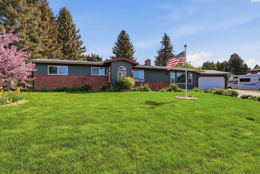 Photo of 809 E Southview AVE, Colfax, WA 99111 (MLS # 292732)