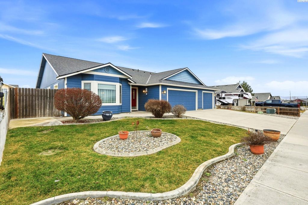 Photo of 4207 Minorca Ln, Pasco, WA 99301 (MLS # 290351)
