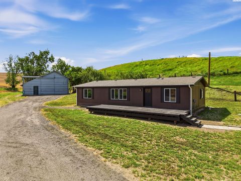 Photo of 2771 Rogers Rd, St. John, WA 99171 (MLS # 292964)