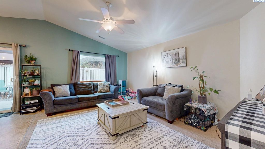 Photo of 1642 Cactus Loop, Richland, WA 99352 (MLS # 289913)