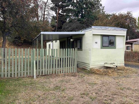Photo of 1165 S Grand Ave #12 Ave, Pullman, WA 99163 (MLS # 287963)