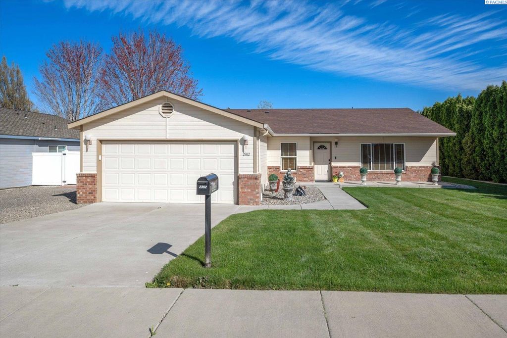 Photo of 2302 W 20th Ave, Kennewick, WA 99337 (MLS # 291556)