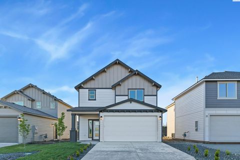 Photo of 10538 Clearwater Dr, Kennewick, WA 99336 (MLS # 293080)