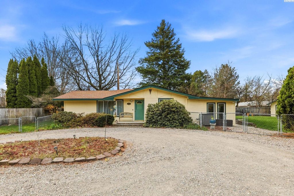 Photo of 5016 W Park St, Pasco, WA 99301 (MLS # 291492)