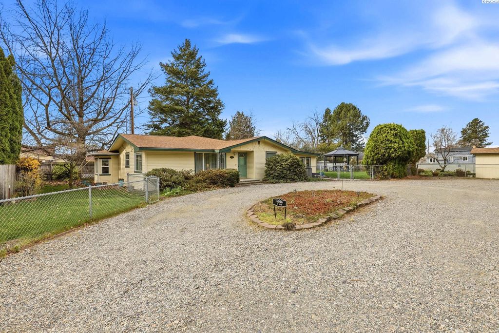 Photo of 5016 W Park St, Pasco, WA 99301 (MLS # 291492)