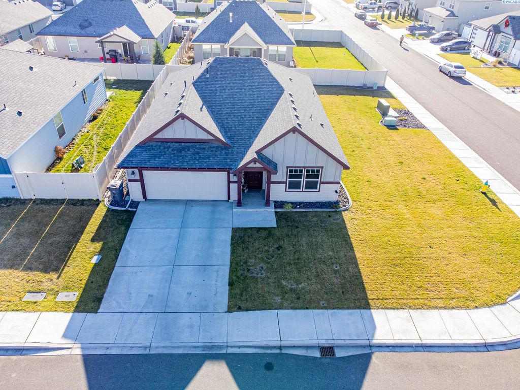 Photo of 1401 Centennial Ave, Sunnyside, WA 98944 (MLS # 289559)