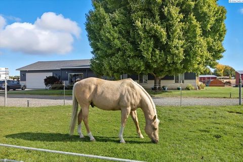 Photo of 1117 Road 52, Pasco, WA 99301 (MLS # 288254)
