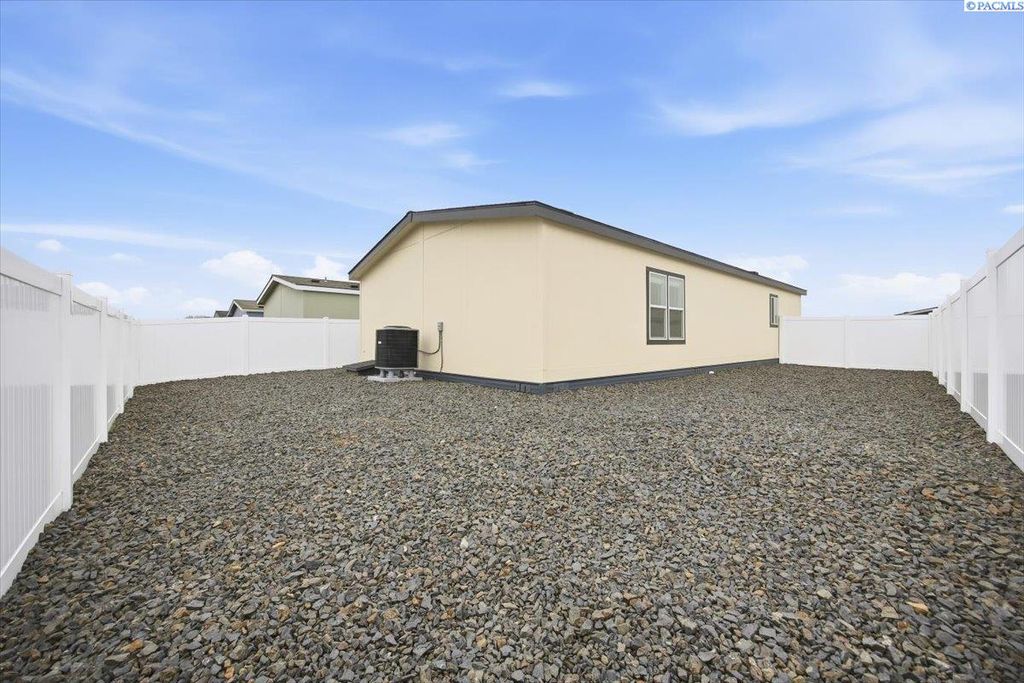 Photo of 2681 E Edison Ave #29, Sunnyside, WA 98944 (MLS # 289442)