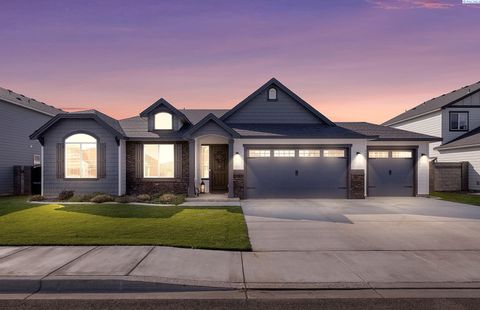 Photo of 8407 Fernow St, West Richland, WA 99353 (MLS # 287672)