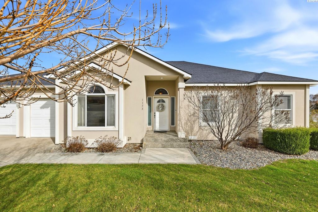 Photo of 1173 Kensington Way, Richland, WA 99352 (MLS # 290637)