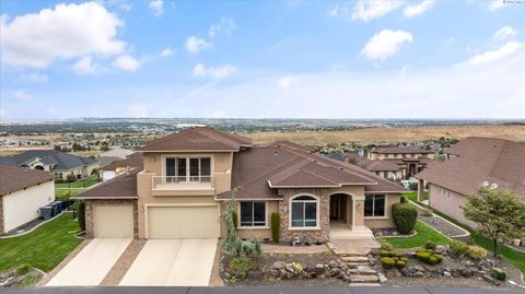Photo of 1376 Tuscany Pl, Richland, WA 99352 (MLS # 287976)