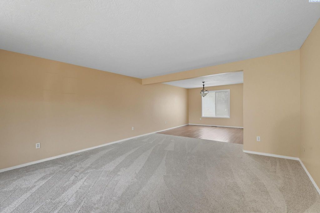 Photo of 4505 Dayton Ct, Kennewick, WA 99337 (MLS # 289249)