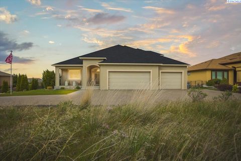 Photo of 1257 Plateau Dr, Richland, WA 99352 (MLS # 291882)