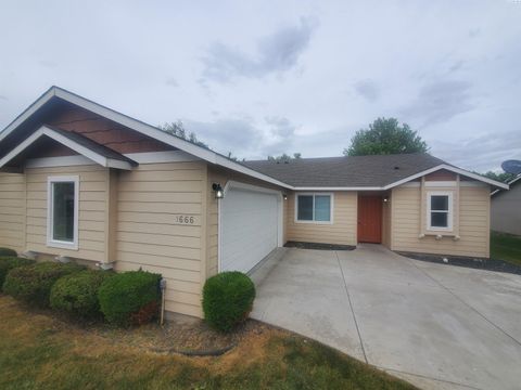 Photo of 1666 Cactus Loop, Richland, WA 99352 (MLS # 293065)