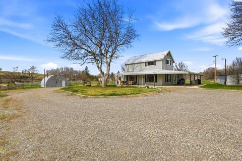 Photo of 5204 W Neyens Road, Benton City, WA 99320 (MLS # 291342)