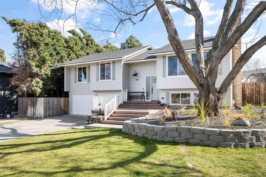 Photo of 4011 S Anderson St, Kennewick, WA 99337 (MLS # 291152)