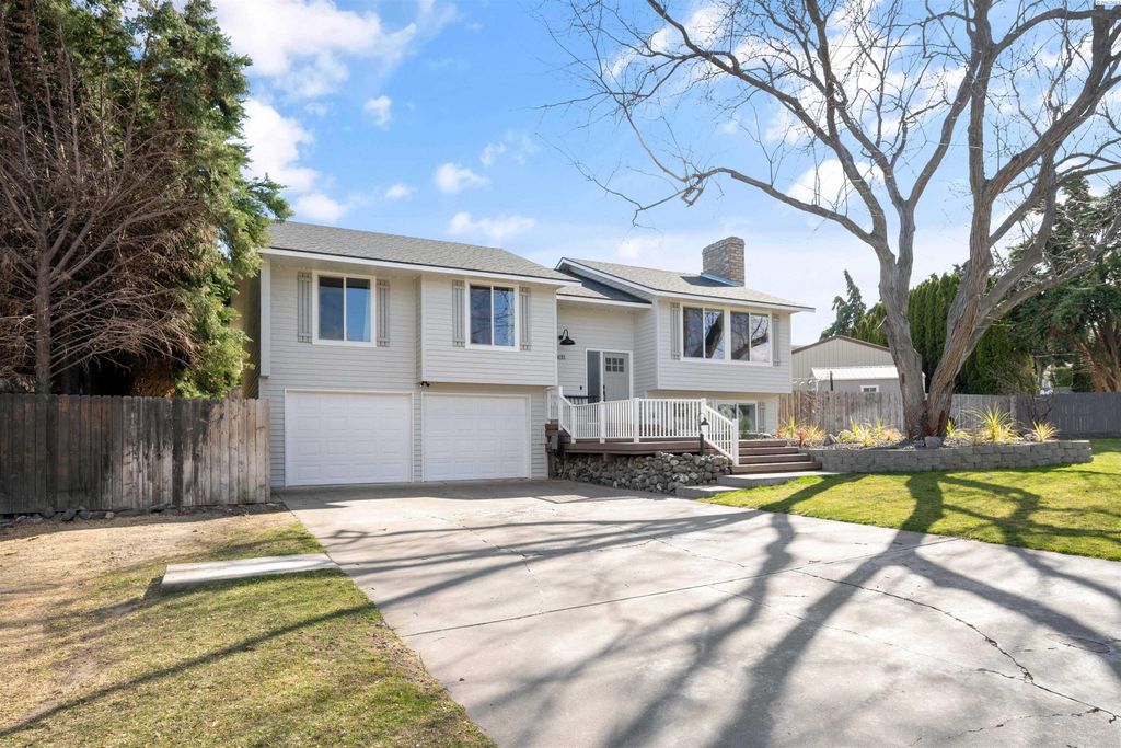 Photo of 4011 S Anderson St, Kennewick, WA 99337 (MLS # 291152)