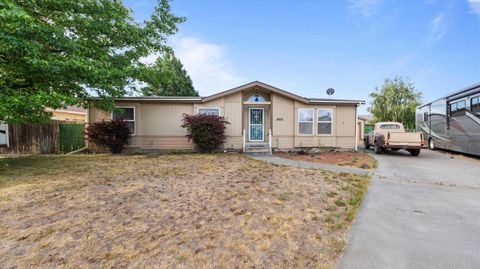 Photo of 4621 W Imnaha Ave, Kennewick, WA 99336 (MLS # 294667)