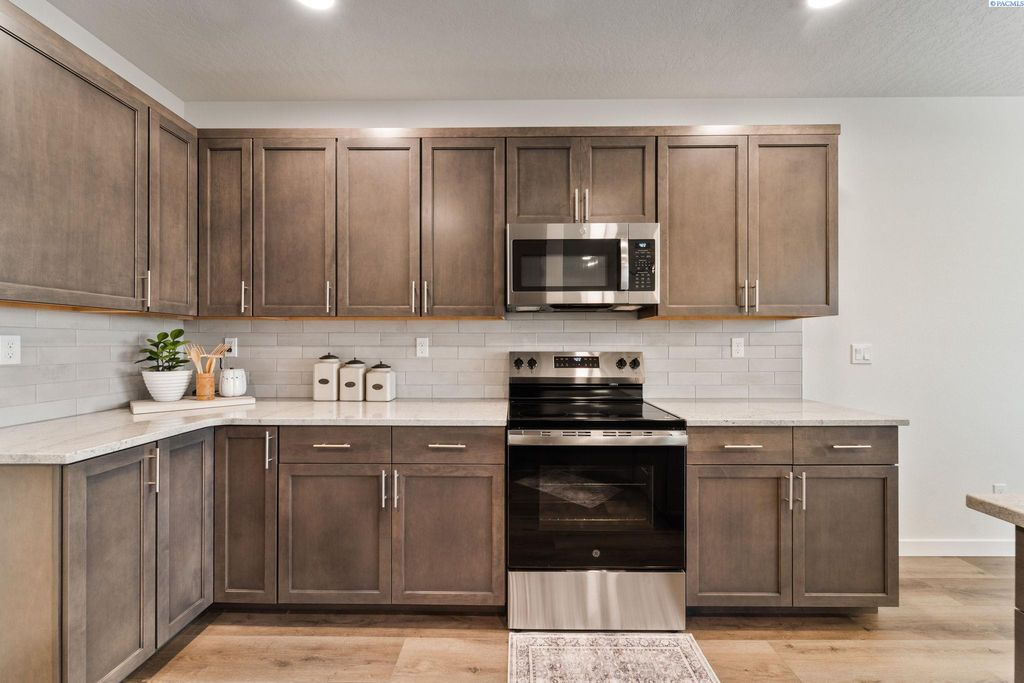 Photo of 191549 River Crest Pl, Plymouth, WA 99346 (MLS # 290577)