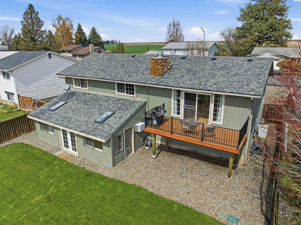 Photo of 809 E Valleyview Ln, Colfax, WA 99163 (MLS # 292349)