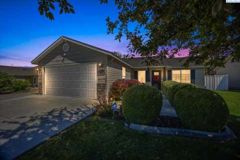Photo of 8021 Canyon DR, Pasco, WA 99301 (MLS # 294398)