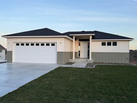 Photo of 2810 Bella Court, Richland, WA 99352 (MLS # 288320)